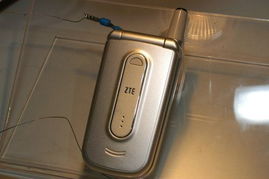 中興亮相2004年中國國際通信設(shè)備技術(shù)展，展示最新系列手機(jī)圖片引領(lǐng)通信新風(fēng)尚